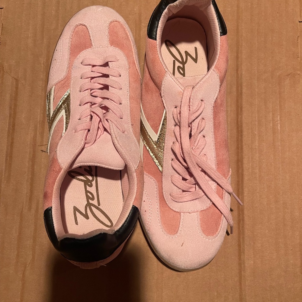 Zodiac Women's Sneakers in Pink and Gold